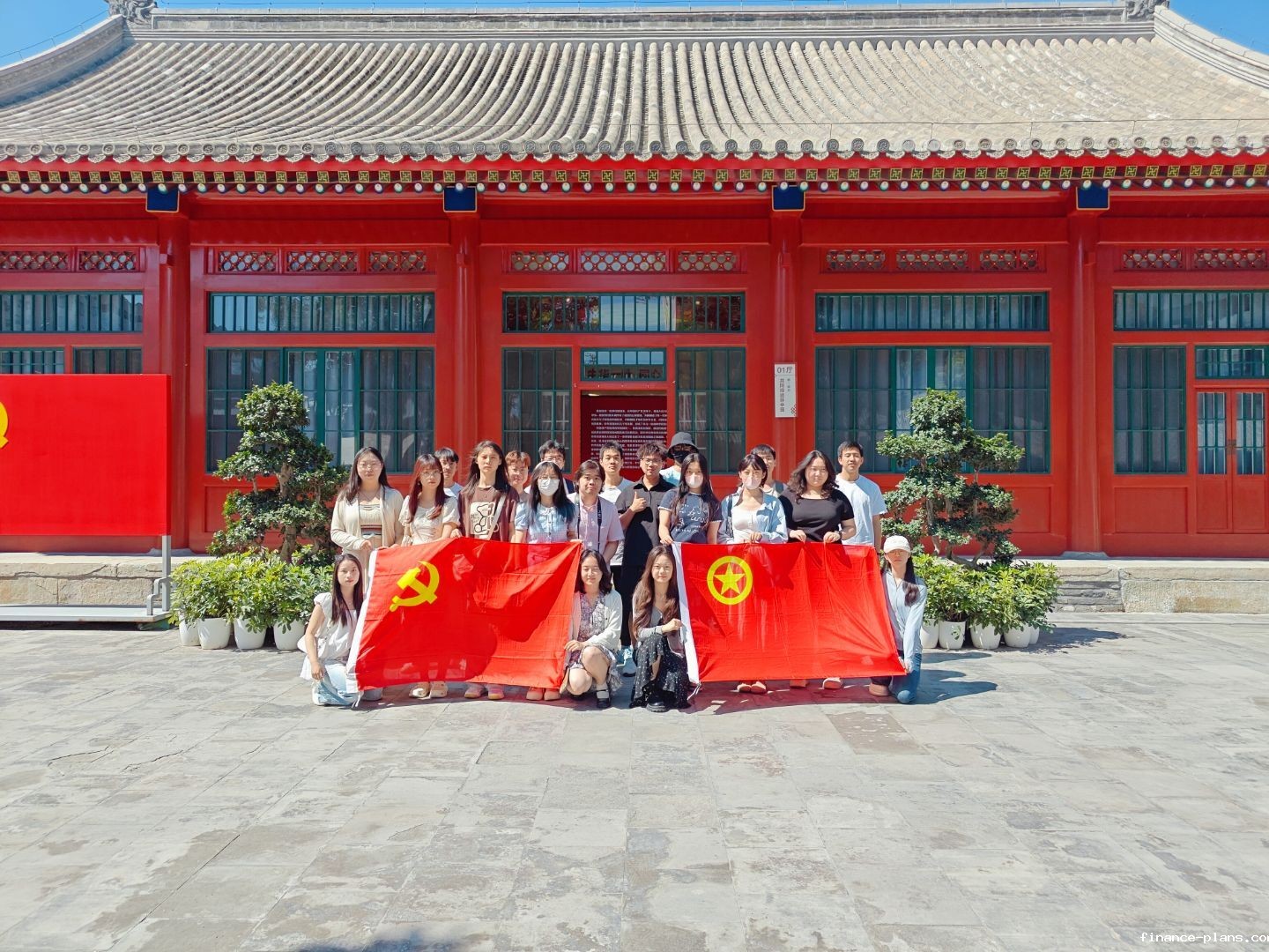 “传承民族团结精神，共筑中华民